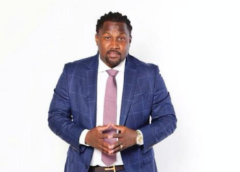 How Ashton Henry Is Helping the World with Its Finances