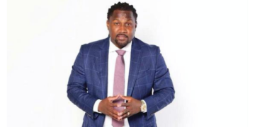 How Ashton Henry Is Helping the World with Its Finances